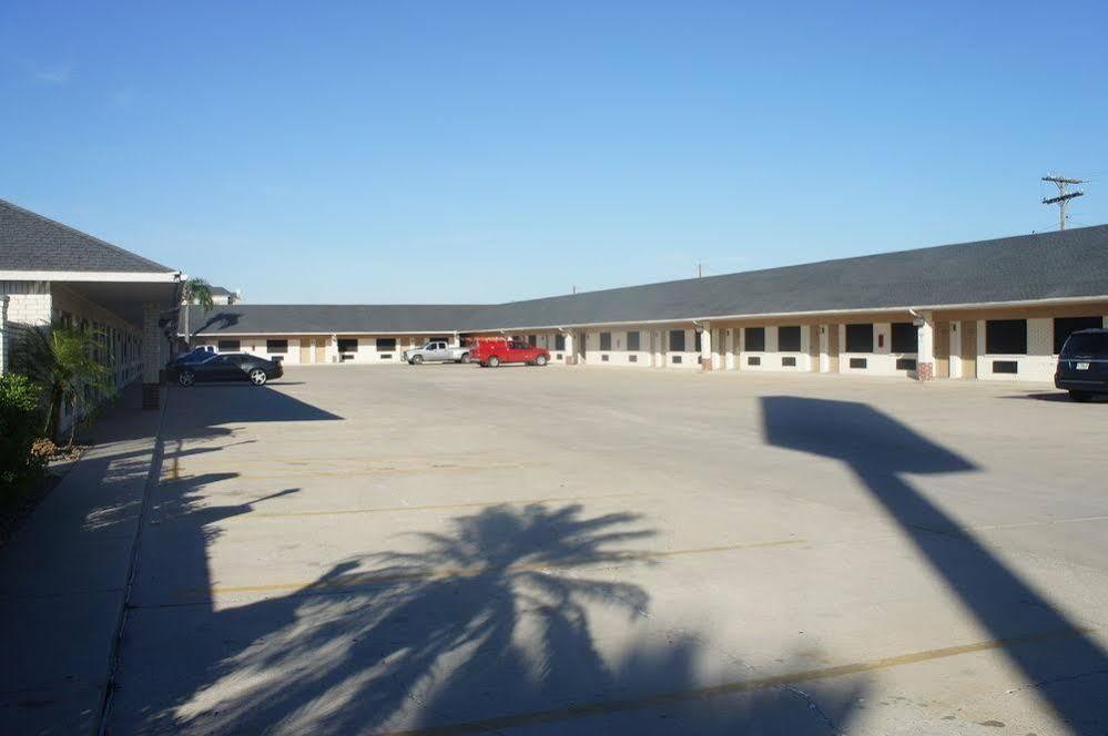 Americas Best Value Inn Харлинген Экстерьер фото