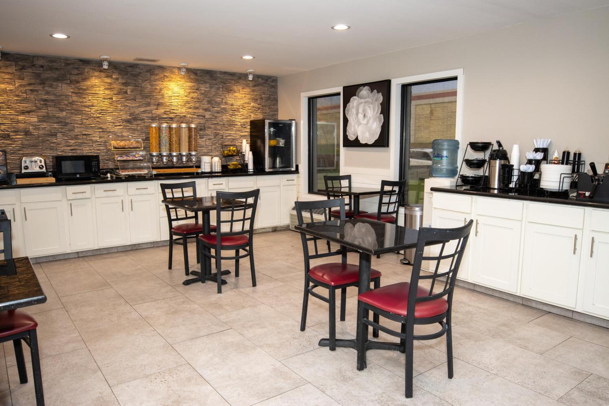 Americas Best Value Inn Харлинген Экстерьер фото