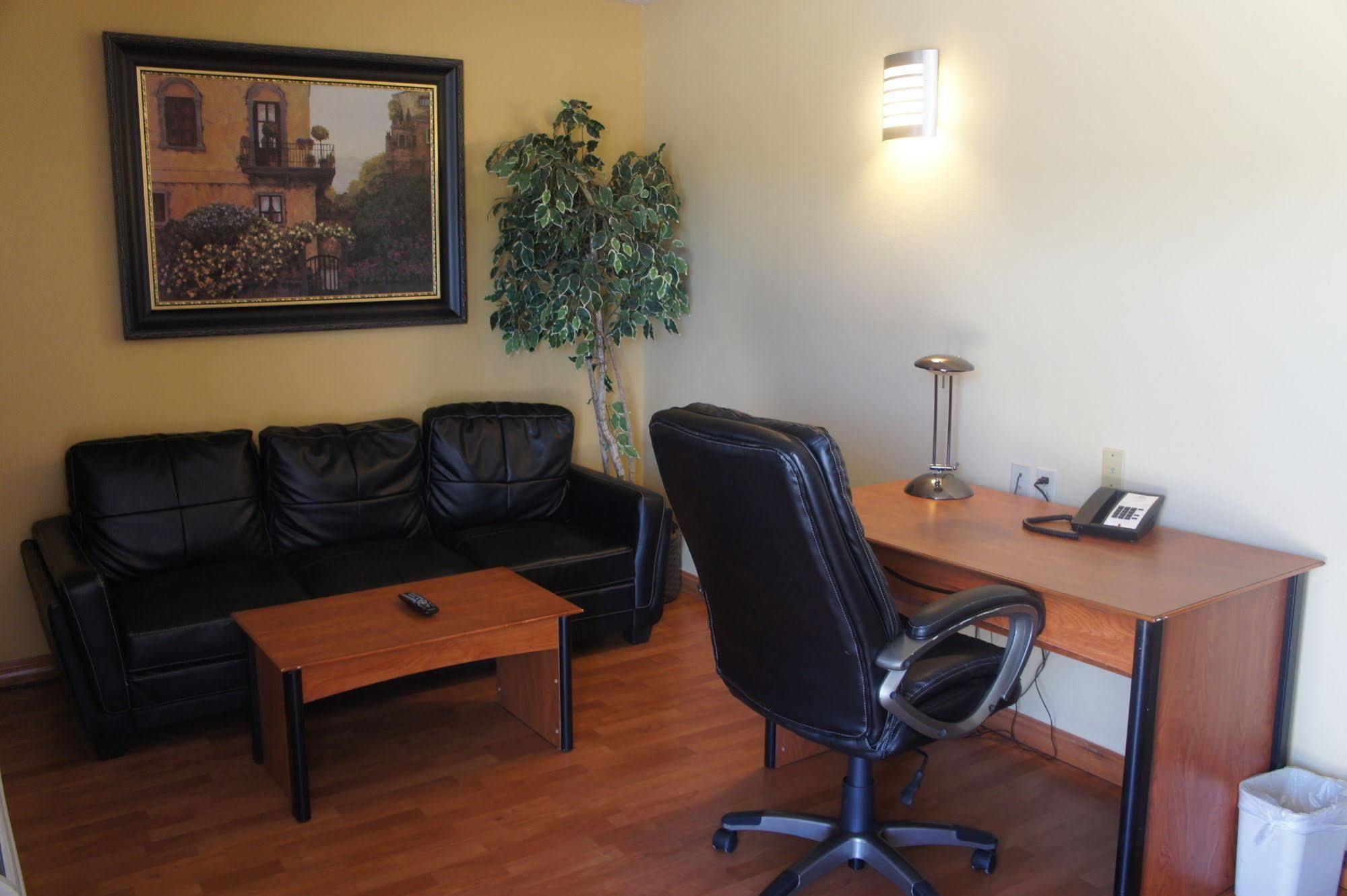 Americas Best Value Inn Харлинген Экстерьер фото