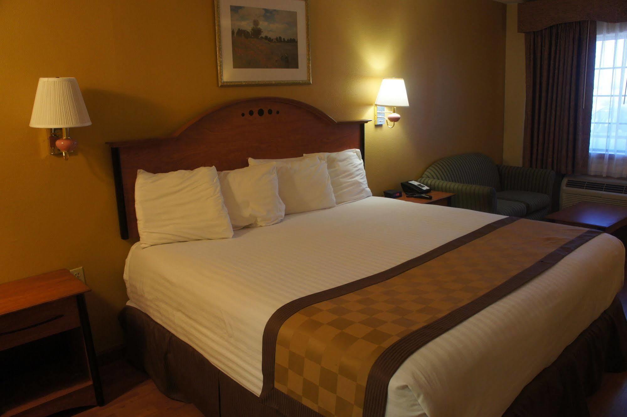 Americas Best Value Inn Харлинген Экстерьер фото